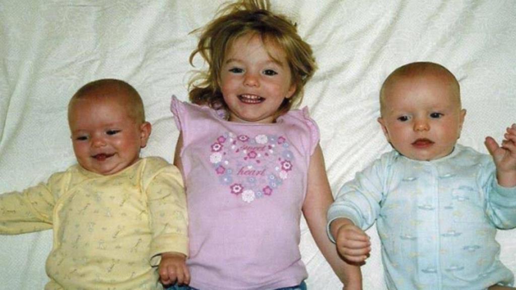 Madeleine McCann y sus hermanos, Amelie y Sean McCann.