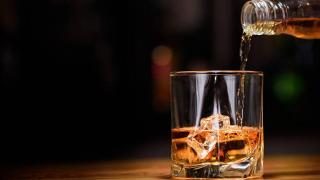 El whisky de Fernando Alonso se vende a 80 euros, es escocés y tiene 16 años