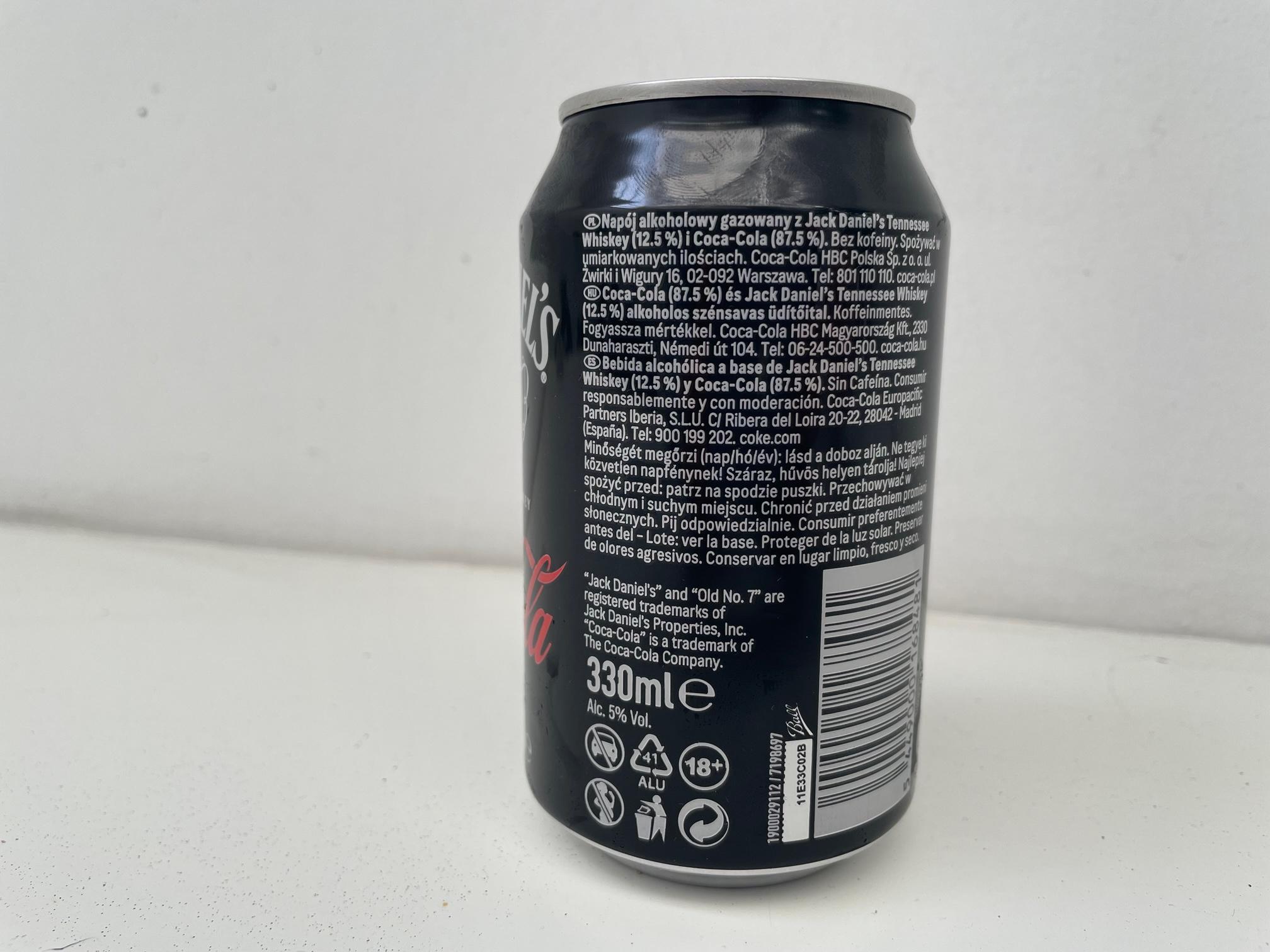 La parte de atrás de la lata, indicando los detalles de la fórmula