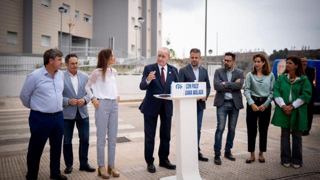 El candidato del PP, Francisco de la Torre, durante un acto de campaña este jueves.