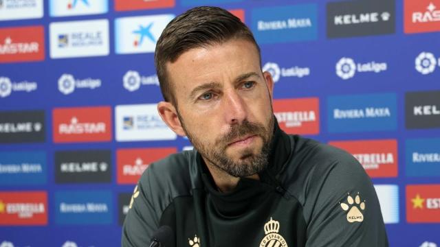 Luis García, entrenador del Espanyol, durante la rueda de prensa.