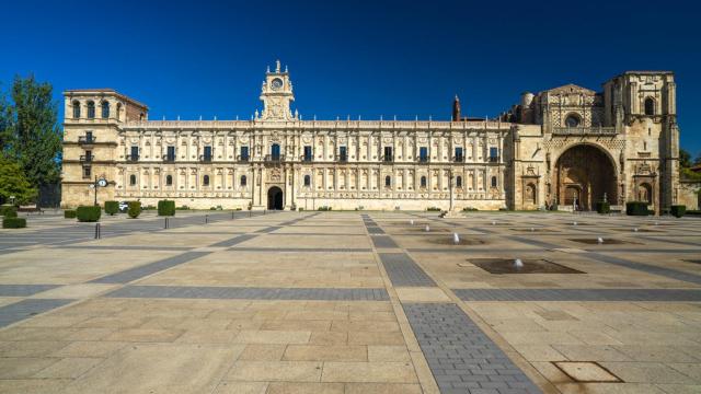 En esta majestuosa edificación del siglo XVI estuvo encarcelado Quevedo: es un Parador Nacional
