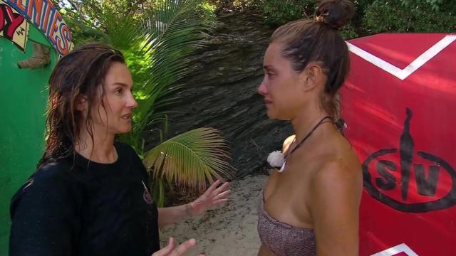 Elena Rodríguez y Adara Molinero en ‘Supervivientes’.