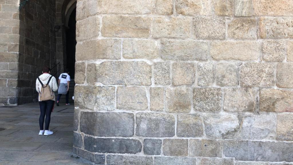 Pintada eliminada de la Catedral de Santiago