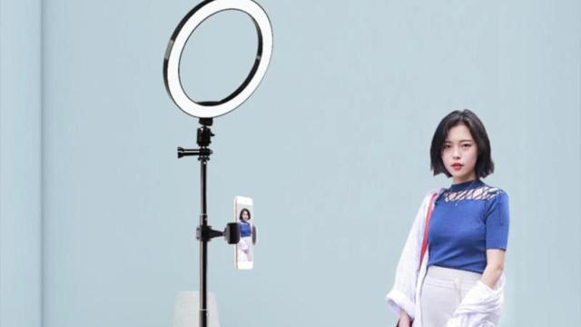¡Ofertón!: este aro de luz con trípode ahora a mitad de precio