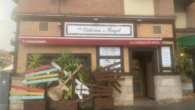 Fachada de la Taberna del Ángel donde supuestamente se fraguó el secuestro de la edil de Maracena.