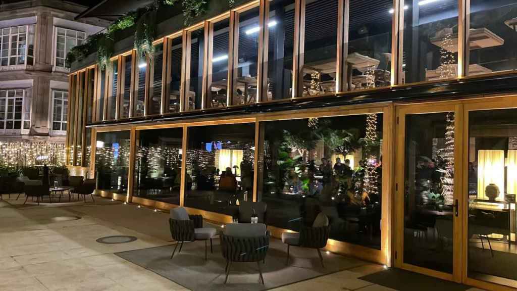 El Palacio de la Oliva de Vigo, de noche. Foto: Treintayseis