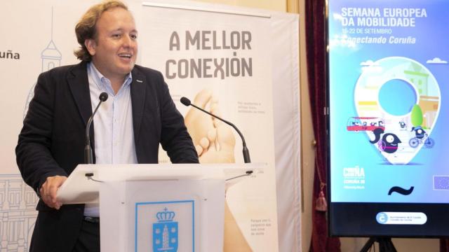 El Concejal de Urbanismo, Fran Díaz Gallego, en rueda de prensa.