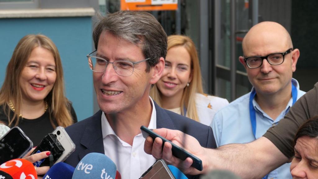 Capellán, este domingo tras votar en su colegio electoral.