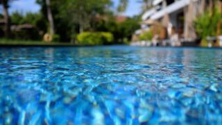 Rescatan a un bebé de un año cuando se estaba ahogando en la piscina de una vivienda de Caudete (Albacete)
