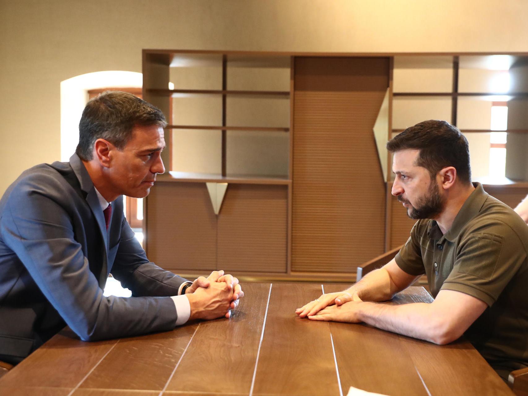 Sánchez y Zelenski, cara a cara este jueves, en la localidad moldava de Bulboaca.