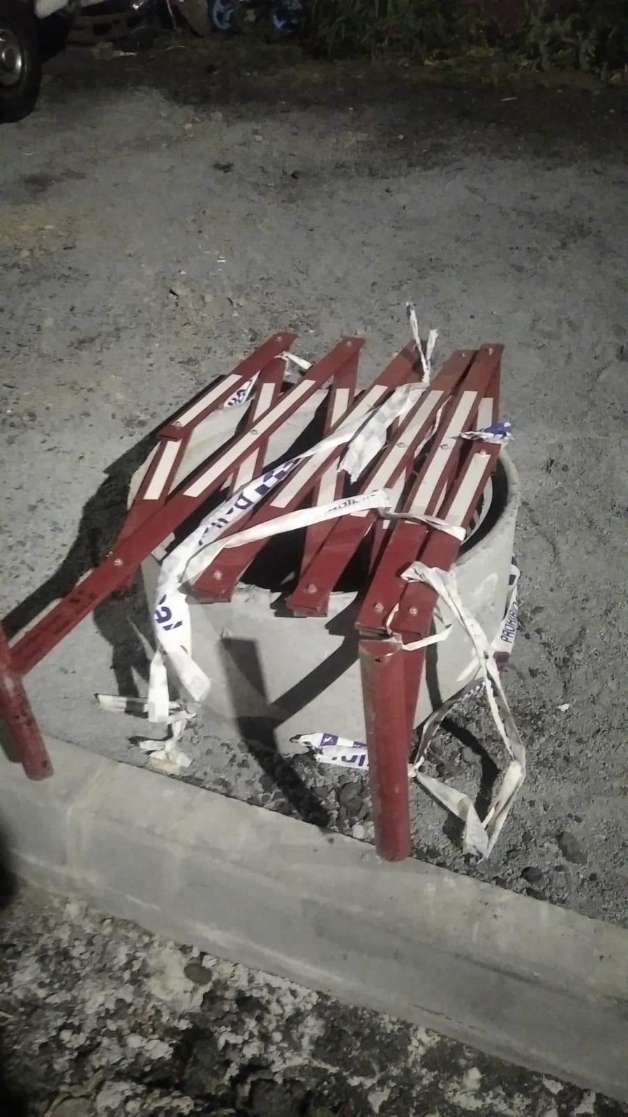 Tapado provisional realizado por la Policía Local, según indica el progenitor. Imagen: cedida