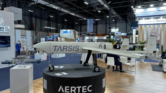 Dron Tarsis con misiles