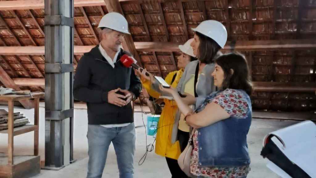 Pepe Vieira atiende a los medios de comunicación.