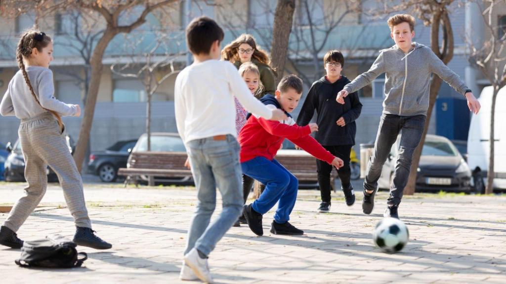 Formas de facilitar la conciliación familiar en verano en A Coruña más allá de los campamentos