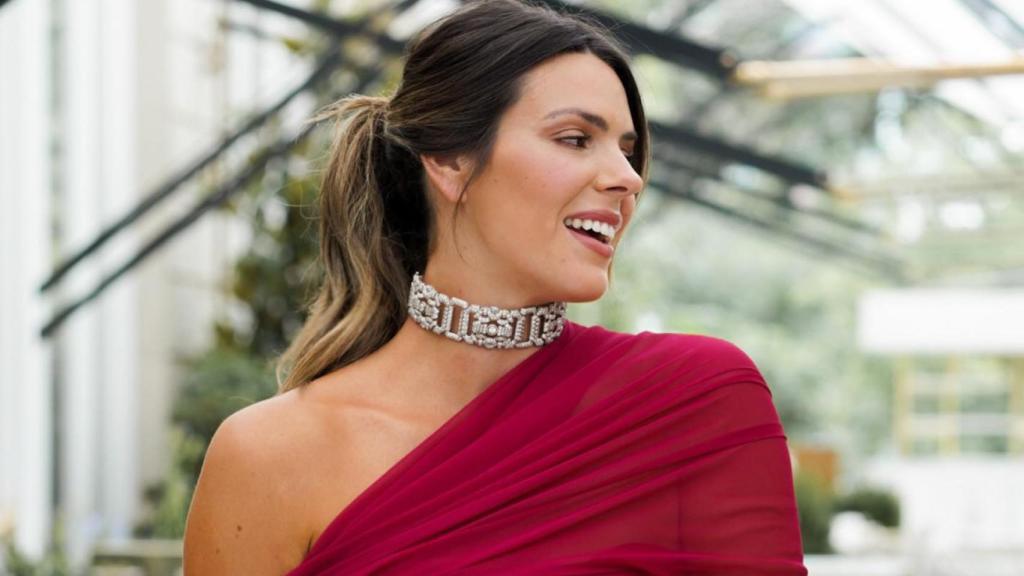 Laura Matamoros en la boda de su padre y Marta López.