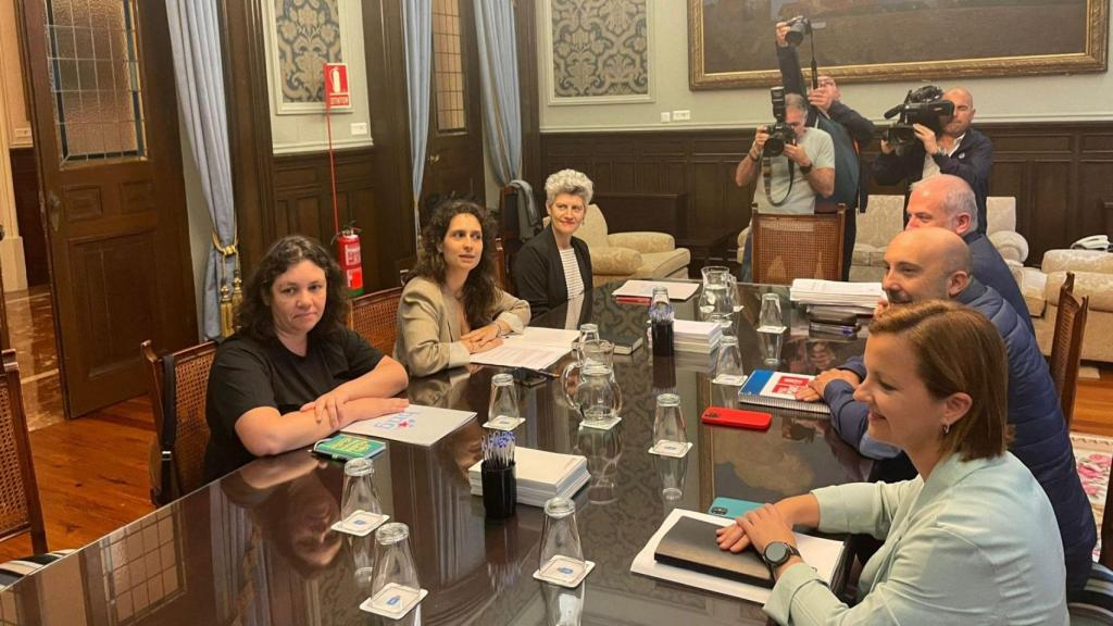 Imagen de archivo de una de las reuniones de PSOE y BNG