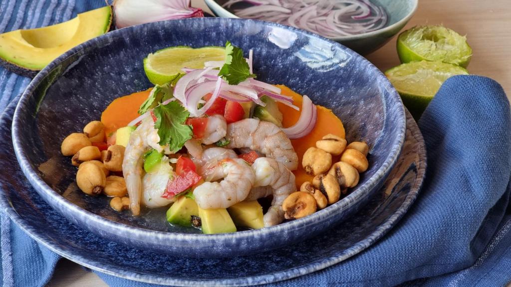 Ceviche de langostinos, una receta fácil y fresca para el verano