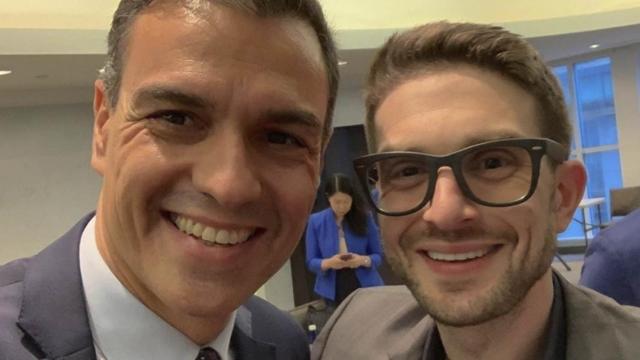 Alex Soros junto a Pedro Sánchez.