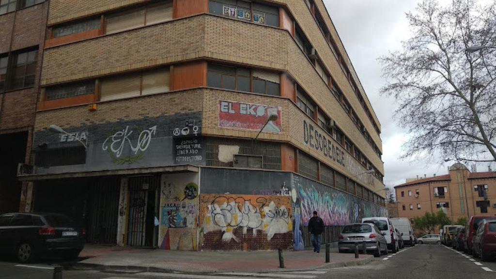 Fachada de la EKO de Carabanchel.