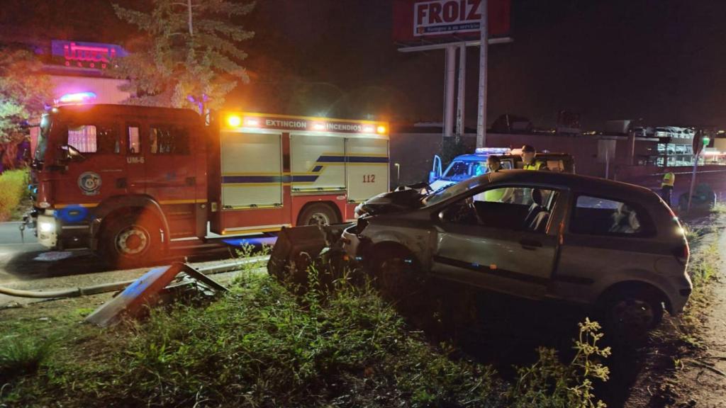 Herida grave una conductora en Oleiros (A Coruña) tras chocar contra un contador de la luz