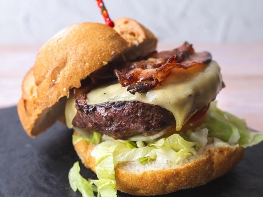 Una de las hamburguesas de la Hamburguesería Colagon