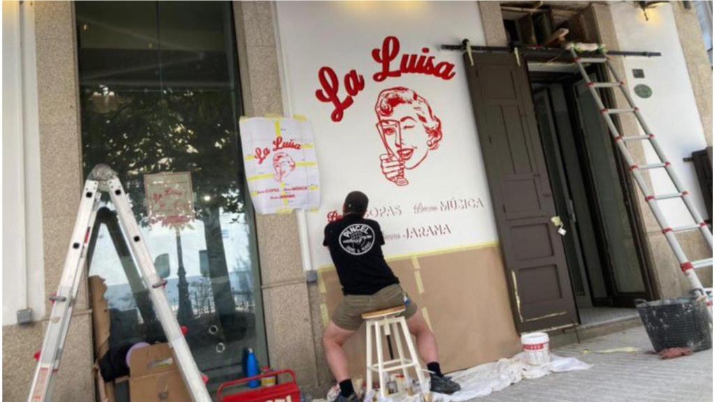 Los últimos trabajos para poner a punto La Luisa, el nuevo pub del Orzán