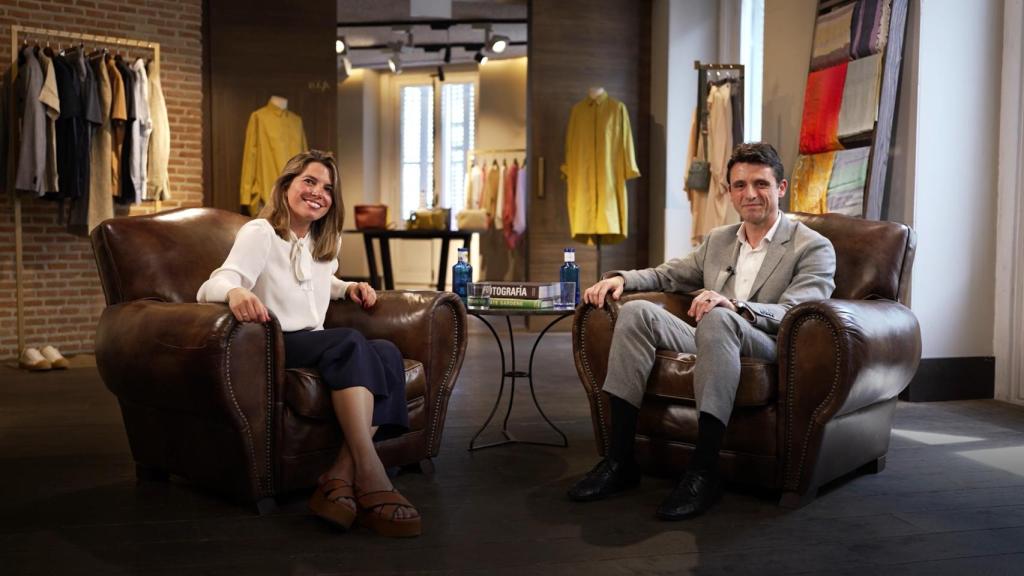 Acceda a la conversación entre Antonio Puente y beatriz Fernández clicando AQUÍ.