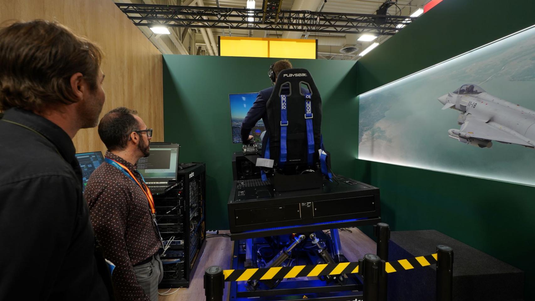 Una de las recreaciones de tecnología militar exhibidas en una feria especializada.