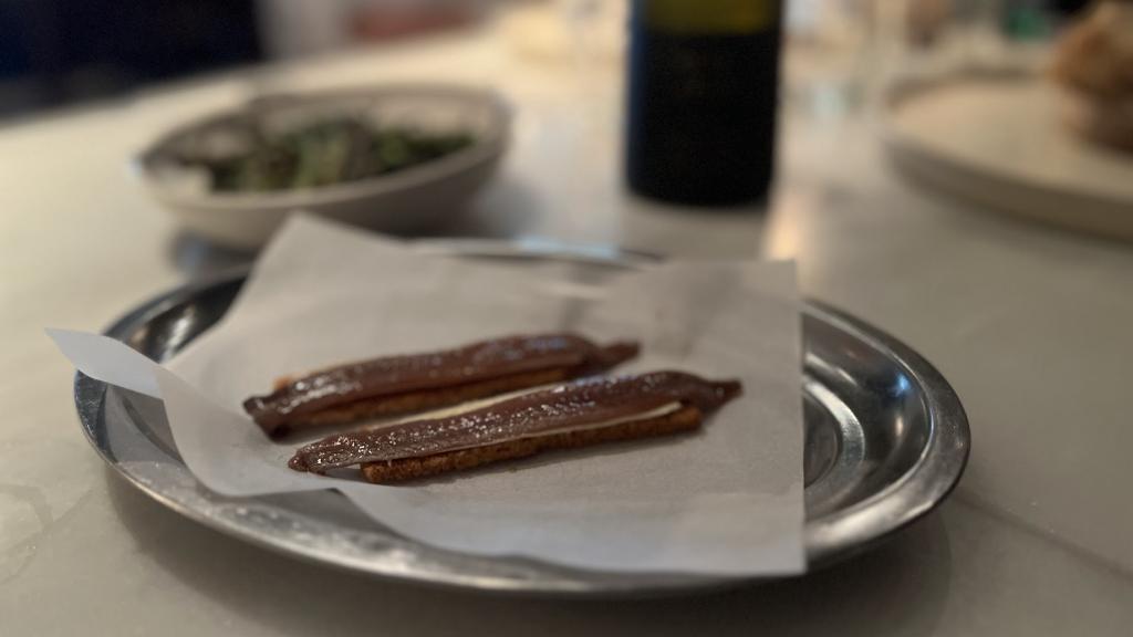 Anchoas con brioche y mantequilla ahumada