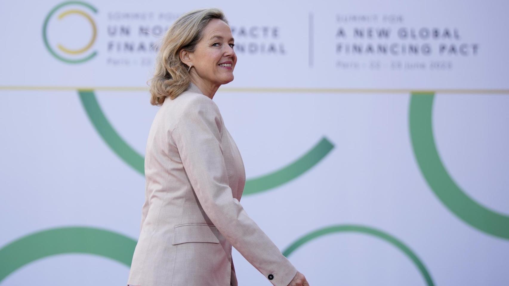 Nadia Calviño, vicepresidenta primera y ministra de Economía, a su llegada a la cumbre para un nuevo pacto financiero mundial.