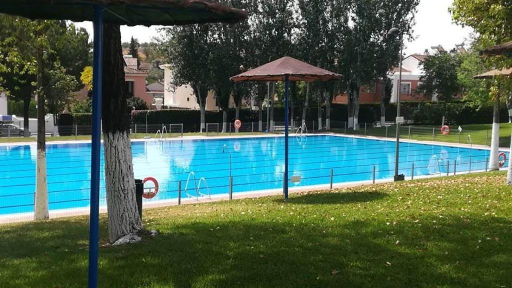 Imagen de archivo de una piscina comunitaria.