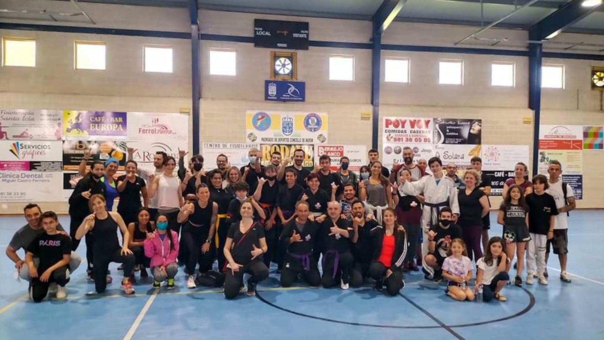 Alumnado de uno de los talleres realizados en Narón. Imagen cedida por Víctor Vázquez García