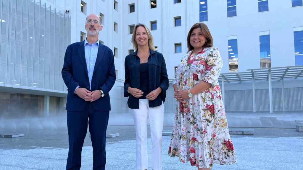 Jesús Vázquez Almuiña, Marta Fernández-Tapias y Sandra Bastos.
