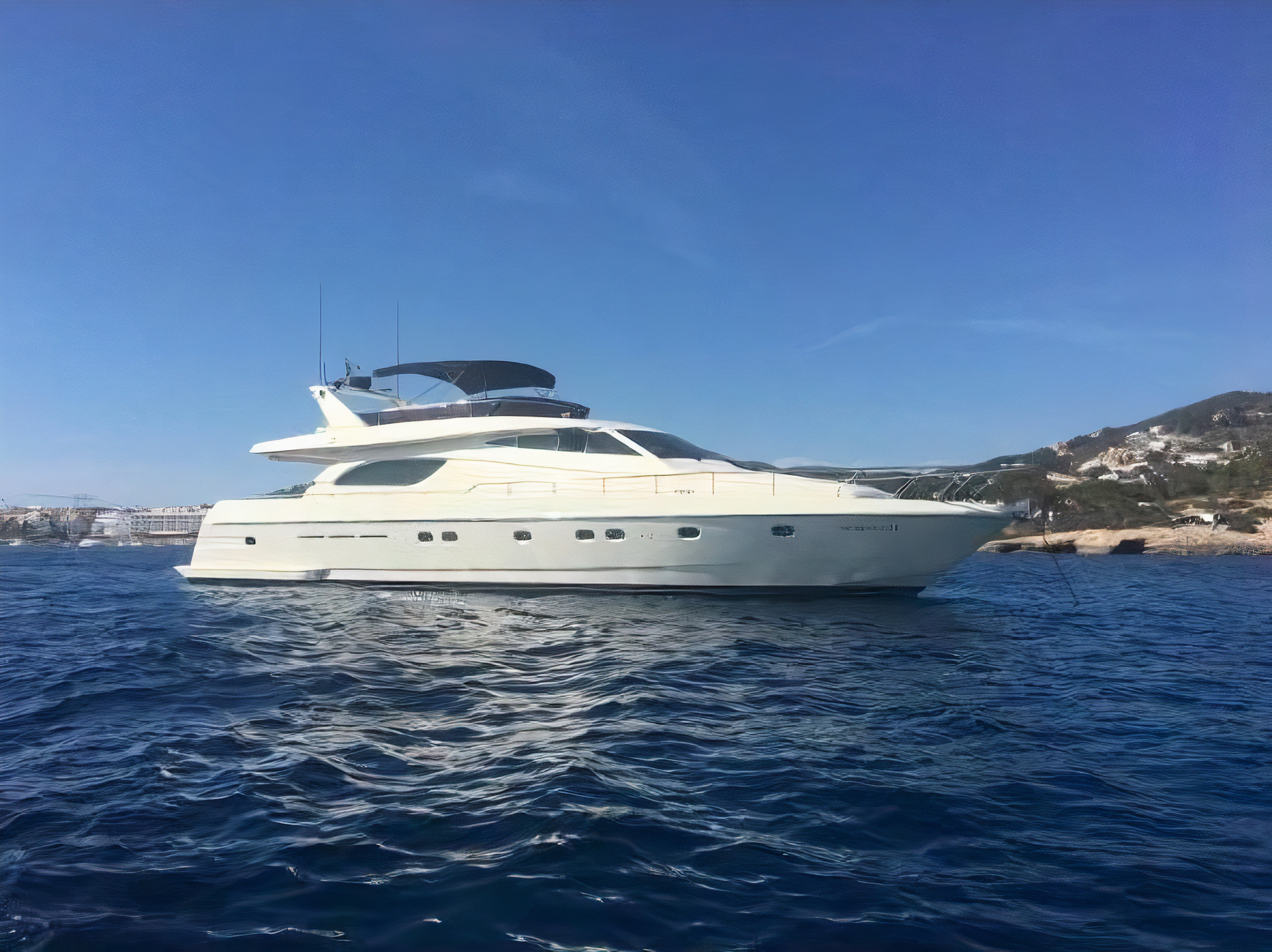 Ferretti Yachts 70. Fuente: Cosasdebarcos.com