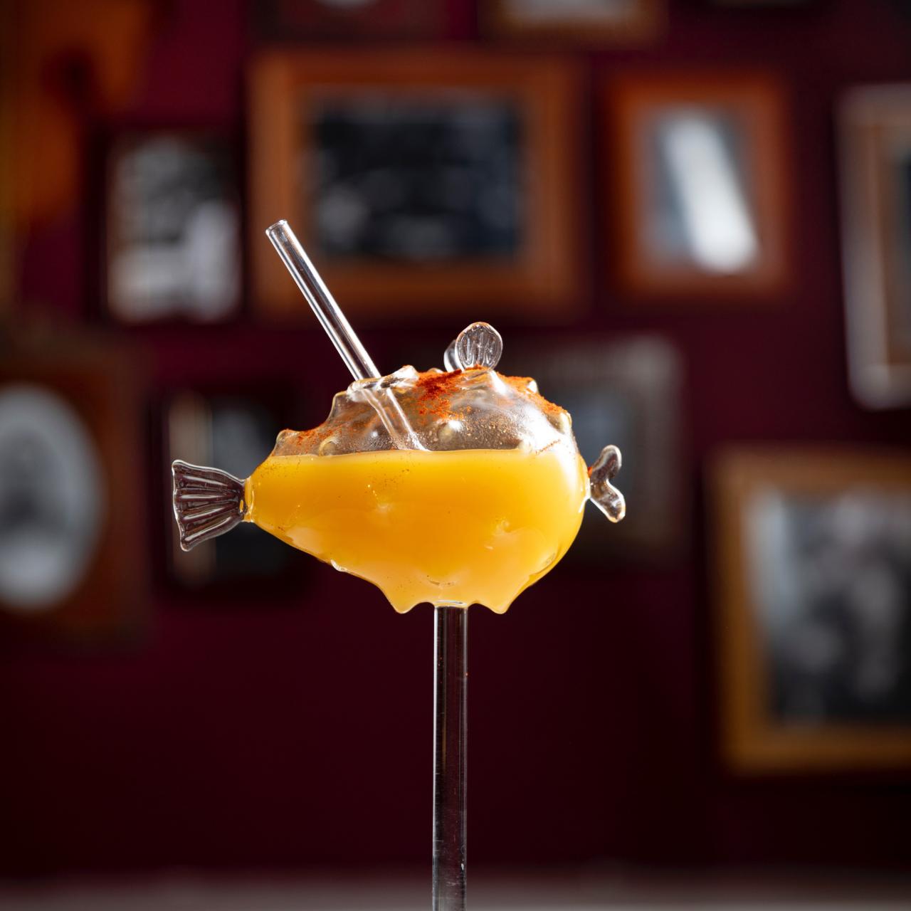 El cóctel Catalepsia formado por ron Plantation 3 stars, Bonanto, mango, lima y galanga.