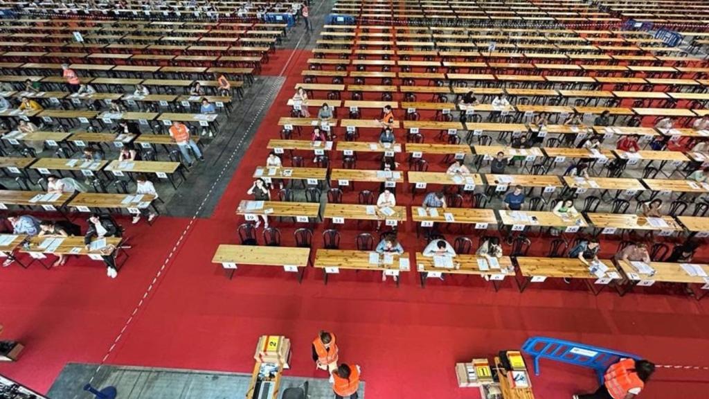 Recinto ferial de Silleda (Pontevedra) durante las oposiciones del Sergas.