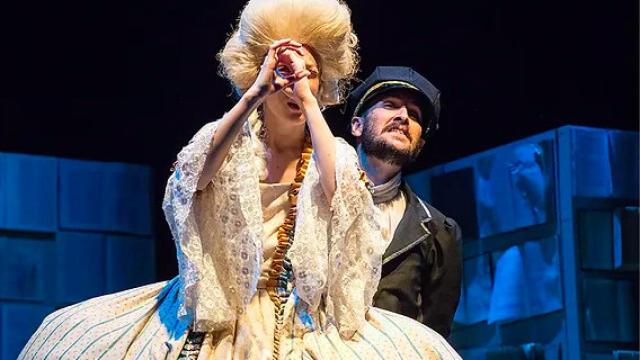 Momento de la obra 'Orlando' de Virginia Woolf representada por TeatroDefondo