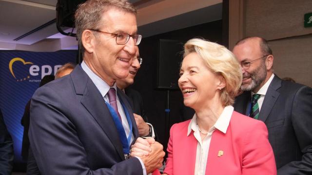 Alberto Núñez Feijóo y la presidenta de la Comisión Europea, Ursula von der Leyen, este jueves en Bruselas.
