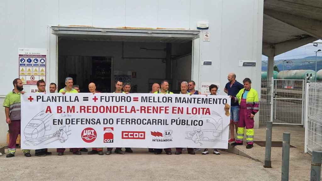 Protesta de los trabajadores del taller de Renfe en Redondela.
