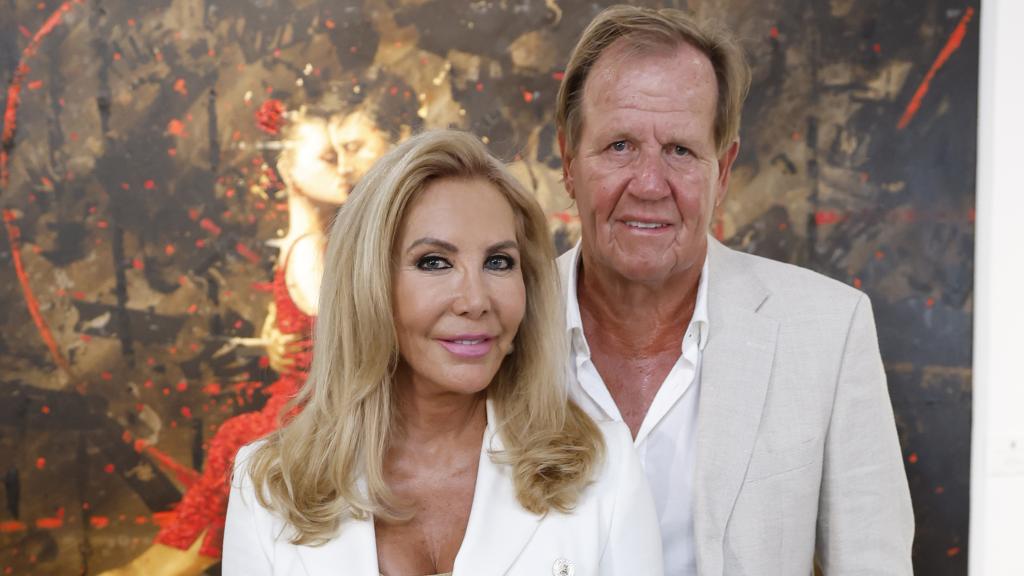 Matthias Kühn junto a Norma Duval, en un evento celebrado en Madrid.