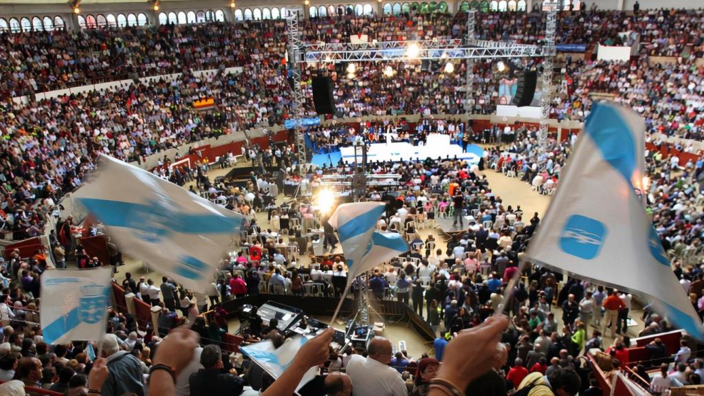Mítin del PP en la plaza de toros de Pontevedra.