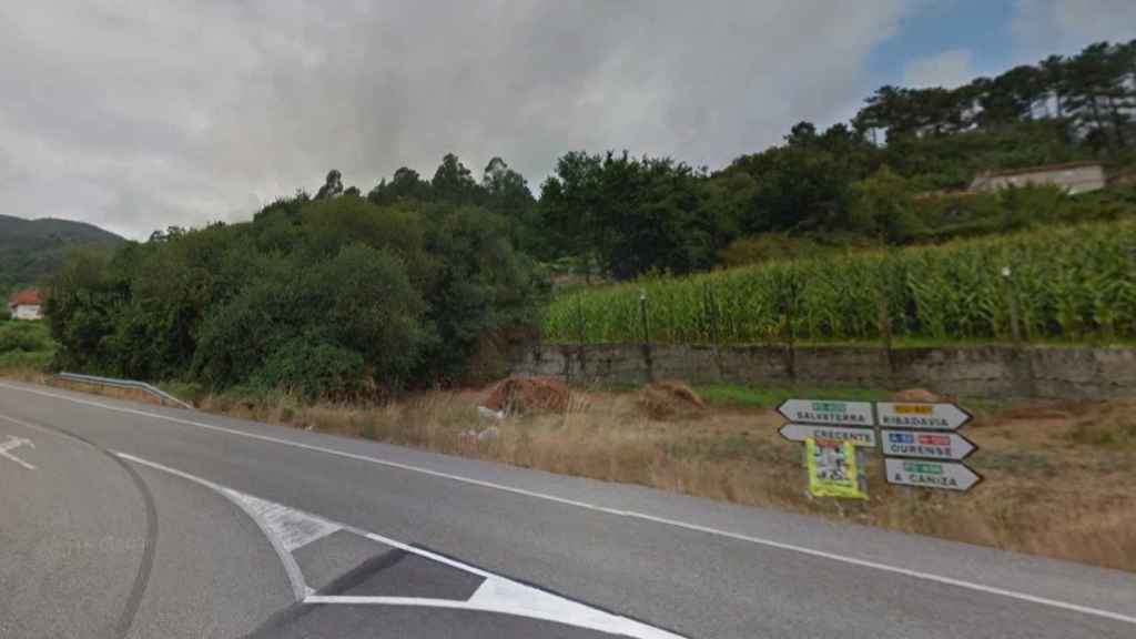 PO-400 a su paso por Crecente (Pontevedra).