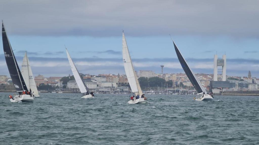El Mirfak de la Armada vence en la 23 regata Infanta Elena de A Coruña