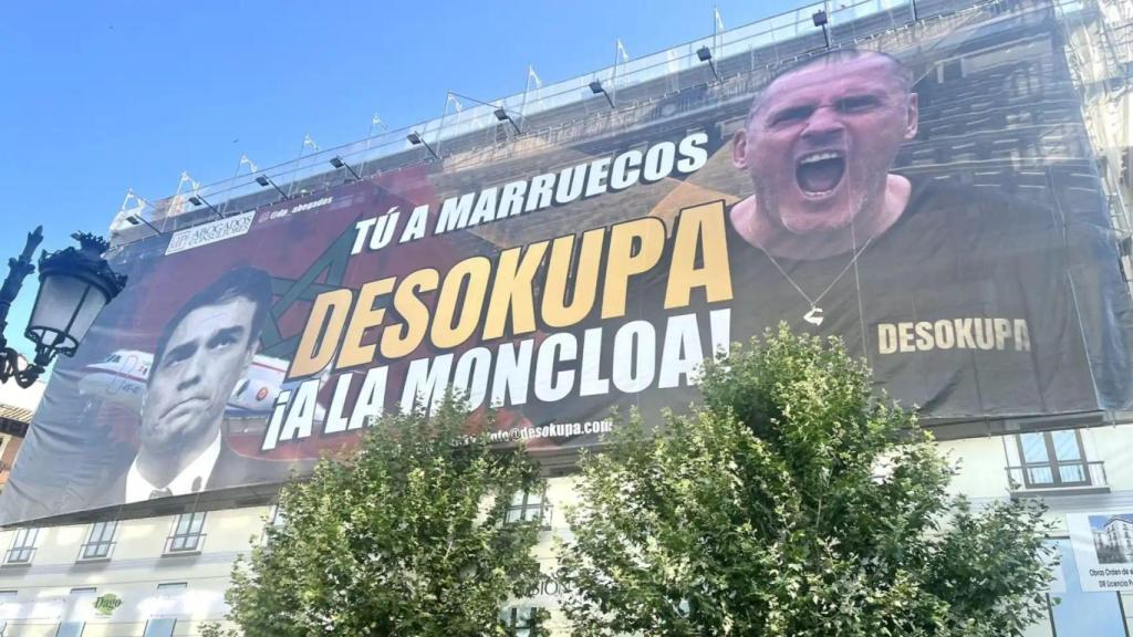 Lona de Desokupa en Madrid.