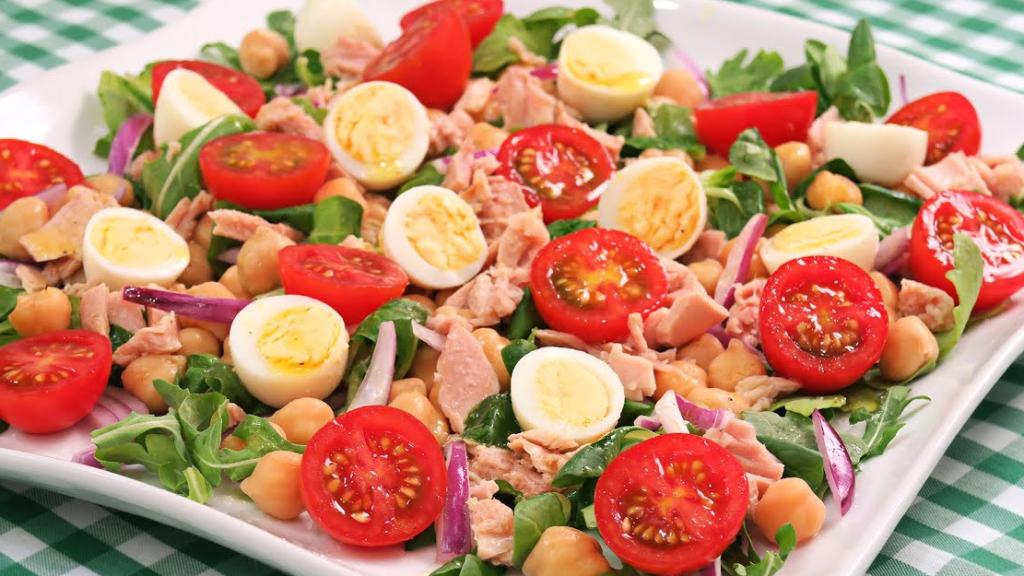 Ensalada de garbanzos y atún.