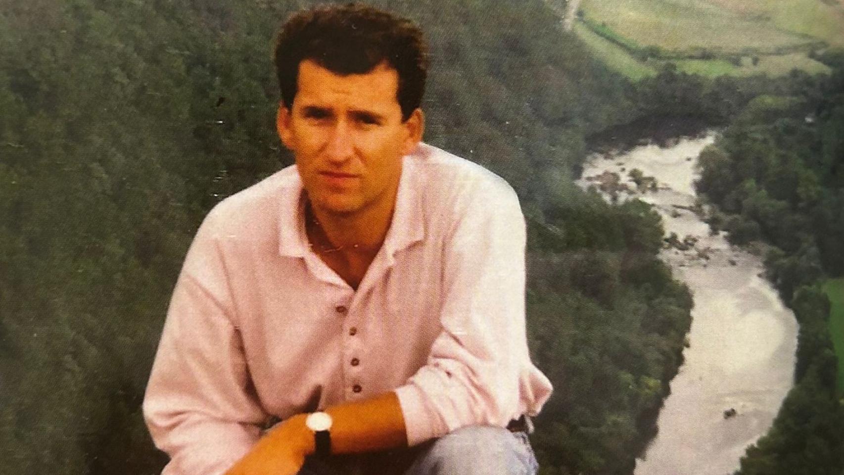 Alberto Núñez Feijóo en A Guarda, una localidad pontevedresa frontera con Portugal, a los 23 años.