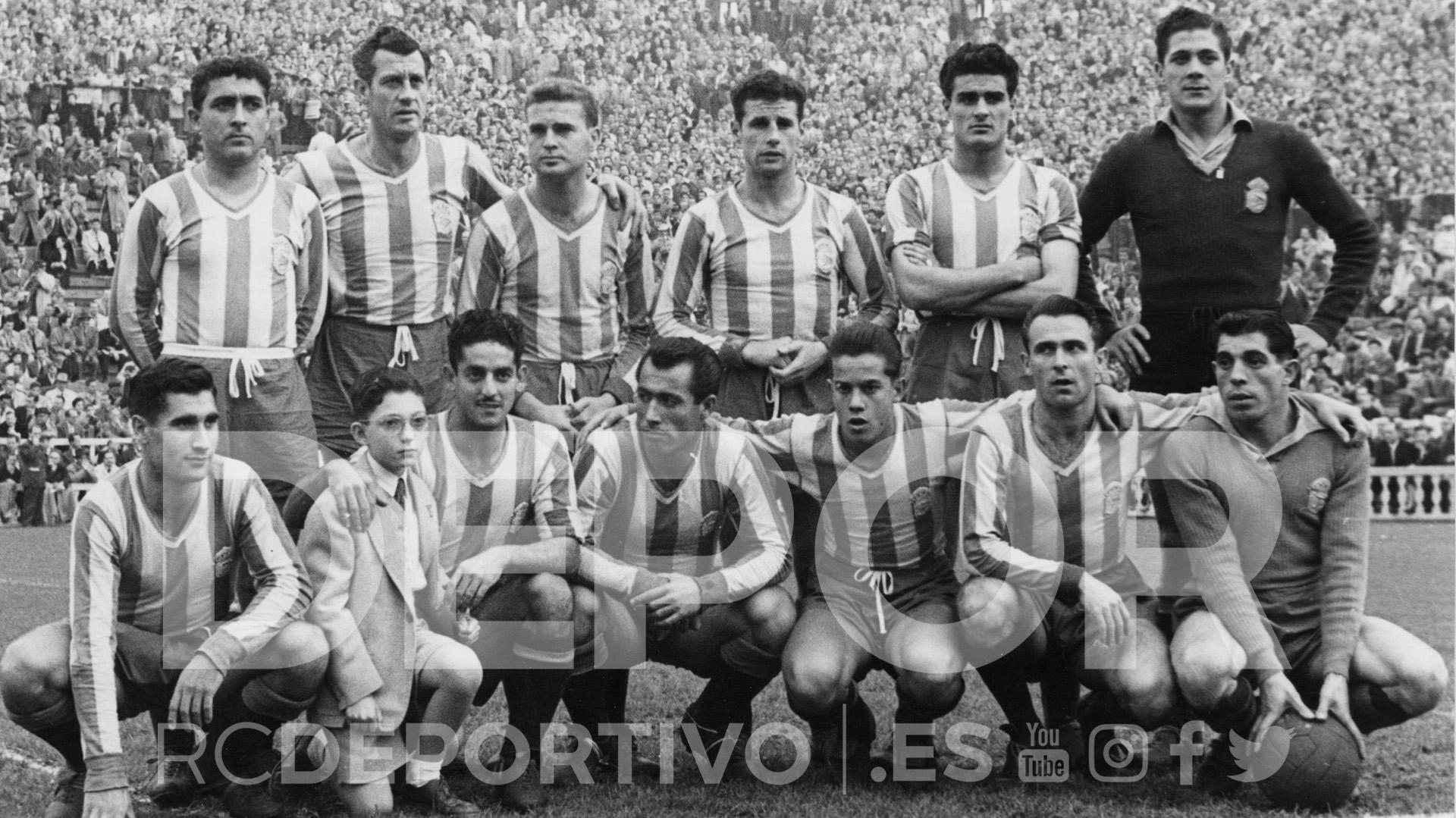 Luis Suárez, tercero por la derecha abajo (RCDeportivo).