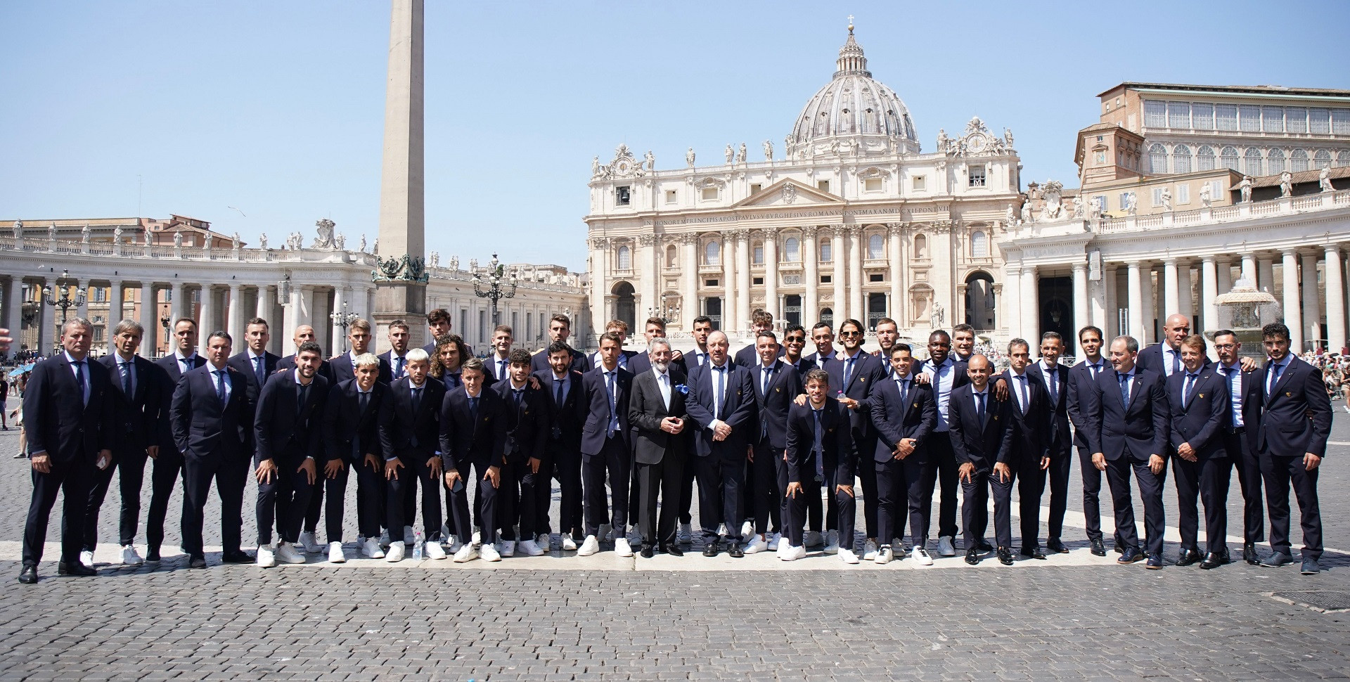La comitiva celeste en la Plaza de San Pedro. (Celta de Vigo)