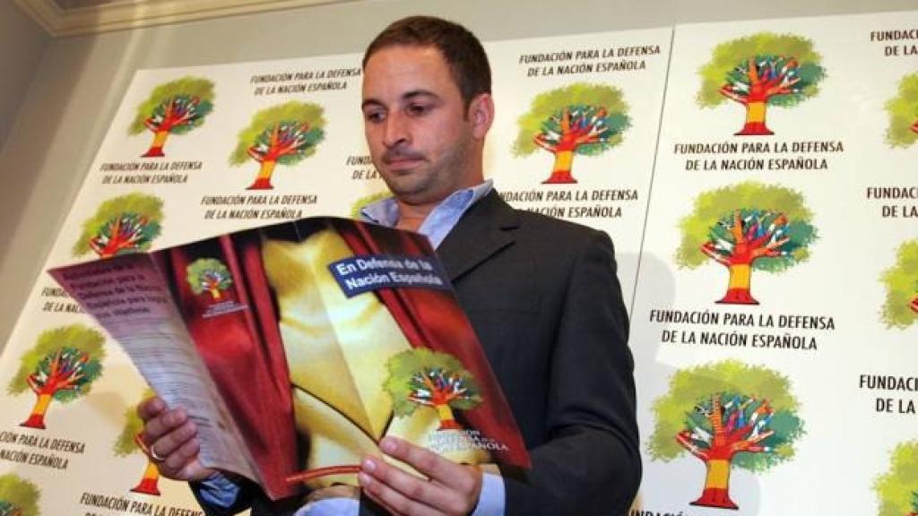 Santiago Abascal y su relación con la Fundación para la Defensa de la Nación Española.